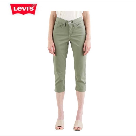 Levi’s 311 Shaping Skinny Capri’s - Picture 1 of 6